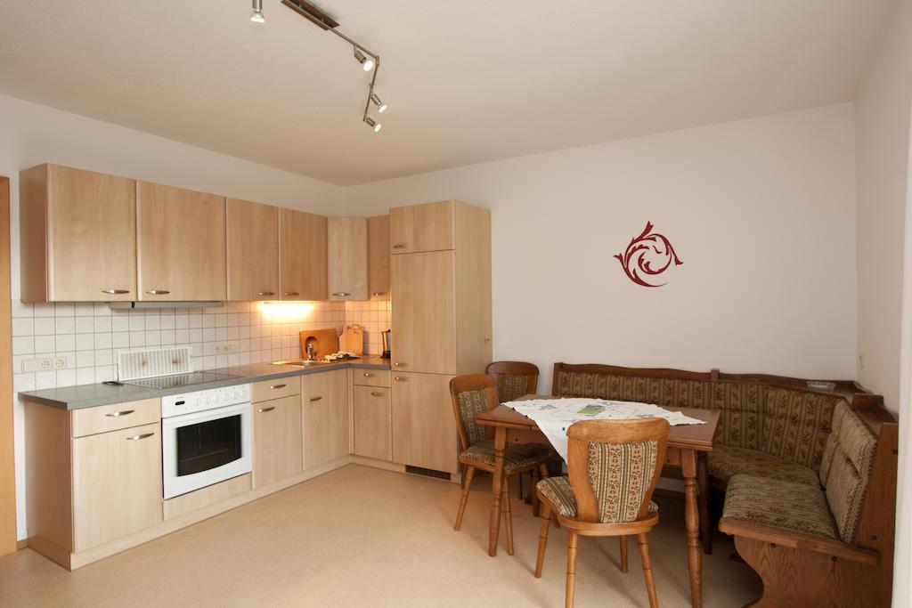 Appartment Laerchenalm Sankt Martin am Tennengebirge Ruang foto